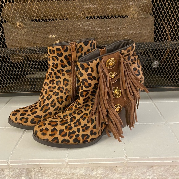Very Volatile Booties. Leopard with fringe and concho details! - Picture 2 of 4